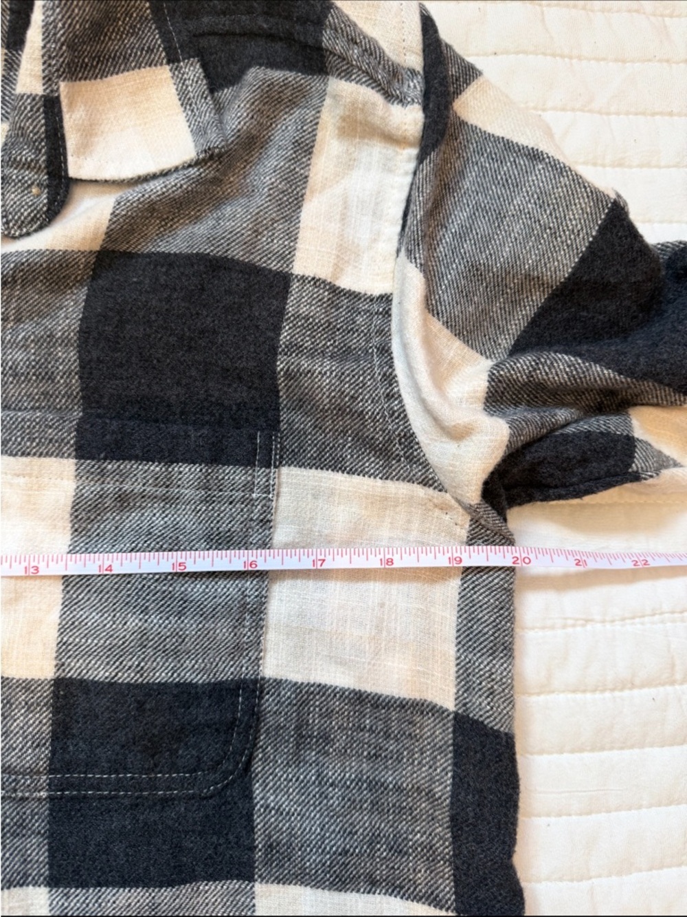 American Eagle Boyfriend Fit Plaid Beige Black Gray Flannel Women's Small - Picture 5 of 5